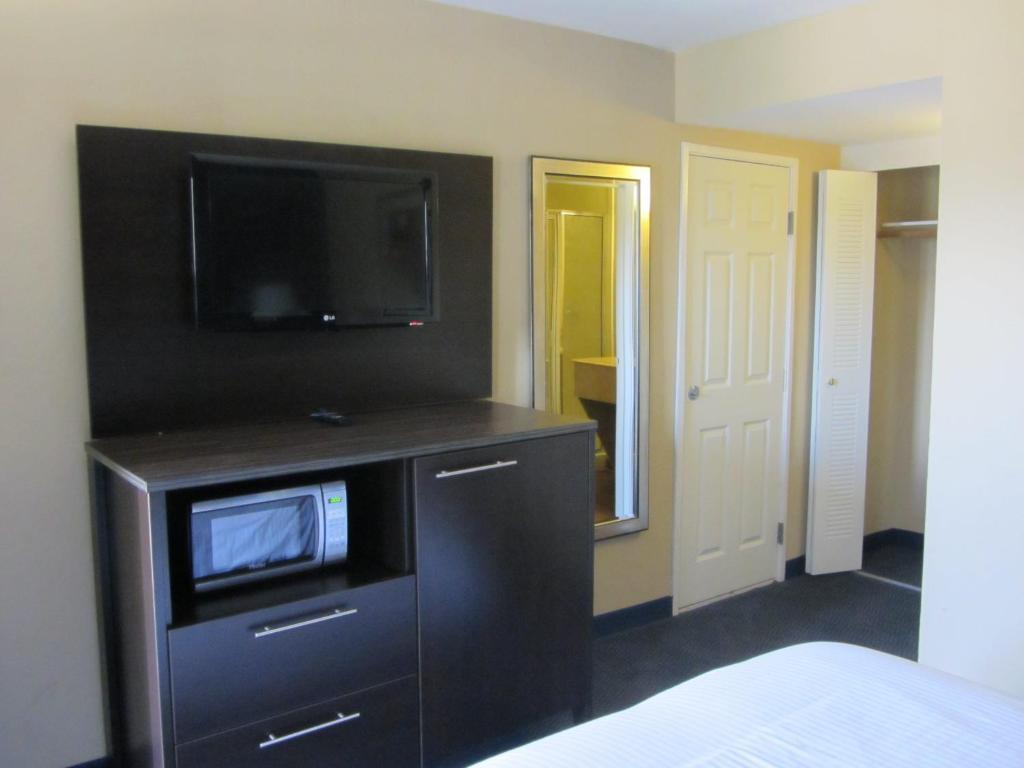 Howard Johnson By Wyndham Odessa Tx Rum bild