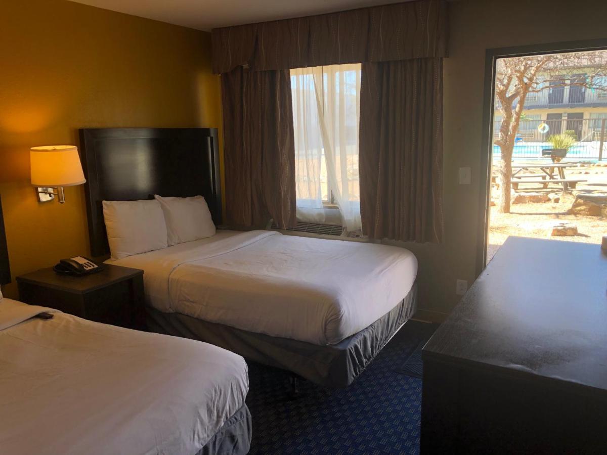 Howard Johnson By Wyndham Odessa Tx Exteriör bild